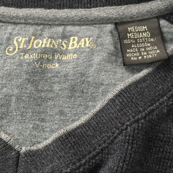 Men's gray cotton waffle knit v neck medium shirt - Picture 3 of 3